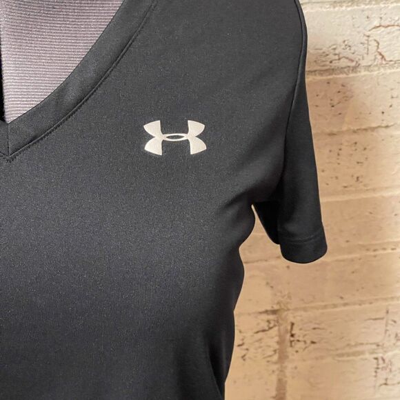 Under Armour Heat Gear Black V Neck Athletic Shirt Small - Picture 3 of 9